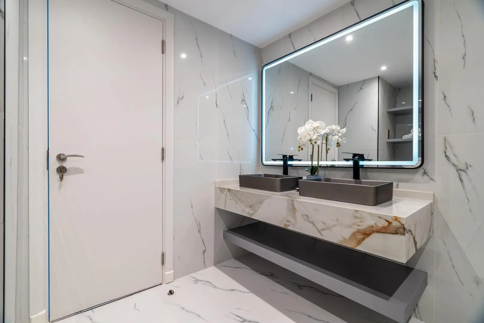 Guestready - High-Floor Luxury In Dubai Apartment