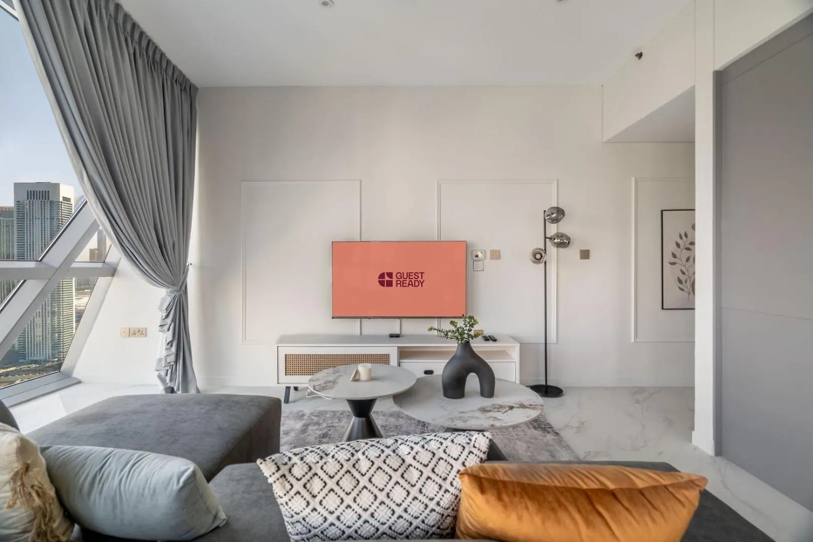 Guestready - High-Floor Luxury In Dubai Apartment