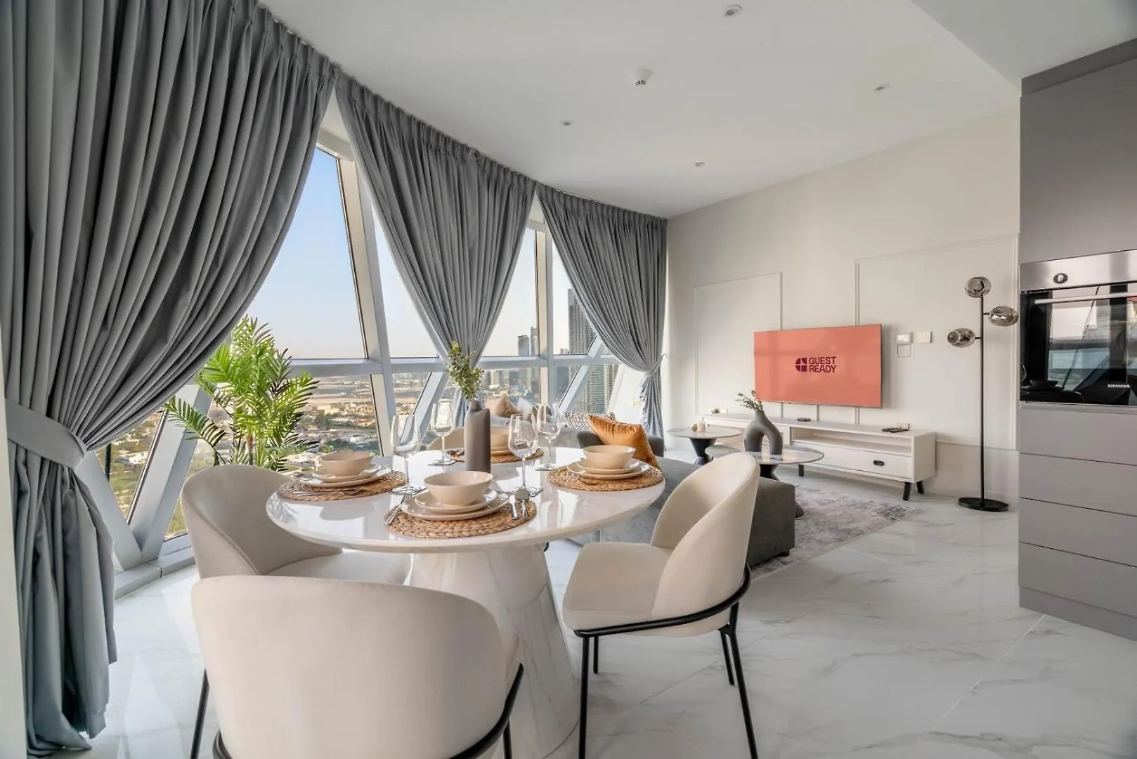 Guestready - High-Floor Luxury In Dubai Apartment